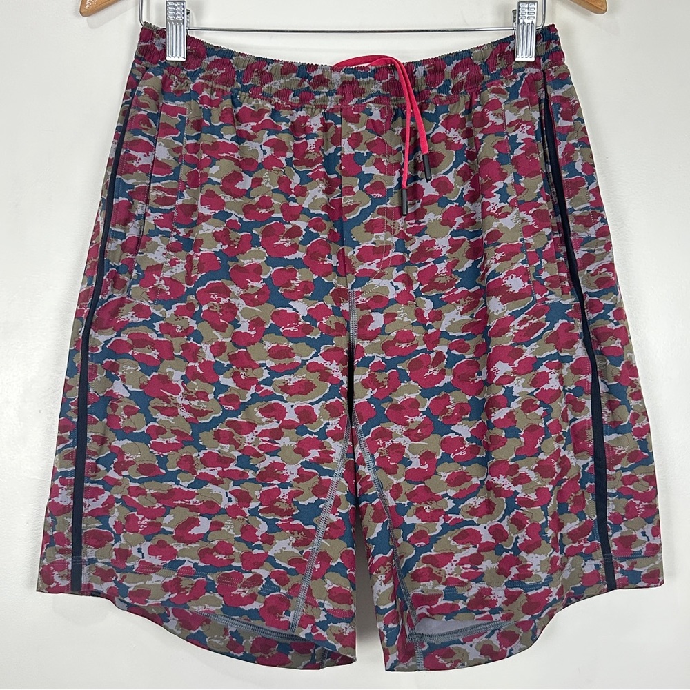 Lululemon Men's Pace Breaker 9” Lined Short Size L Mini Urban Leopard Slate Camo